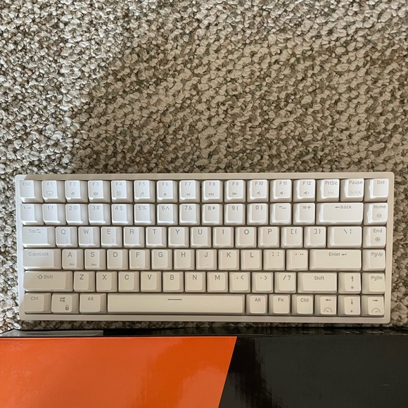 Royal Kludge keyboard - brand new - Picture 2 of 3